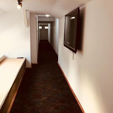 Y Hostel Balatonlelle Luaran gambar
