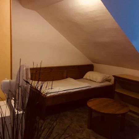 Y Hostel Balatonlelle Luaran gambar