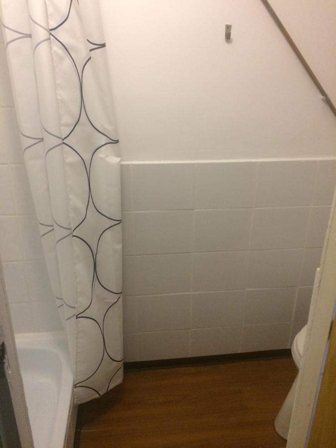 Y Hostel Balatonlelle Luaran gambar
